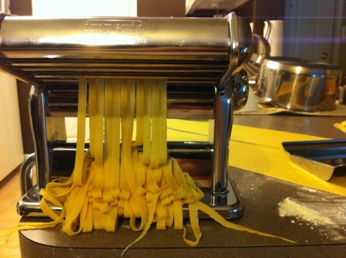 Cutting pasta